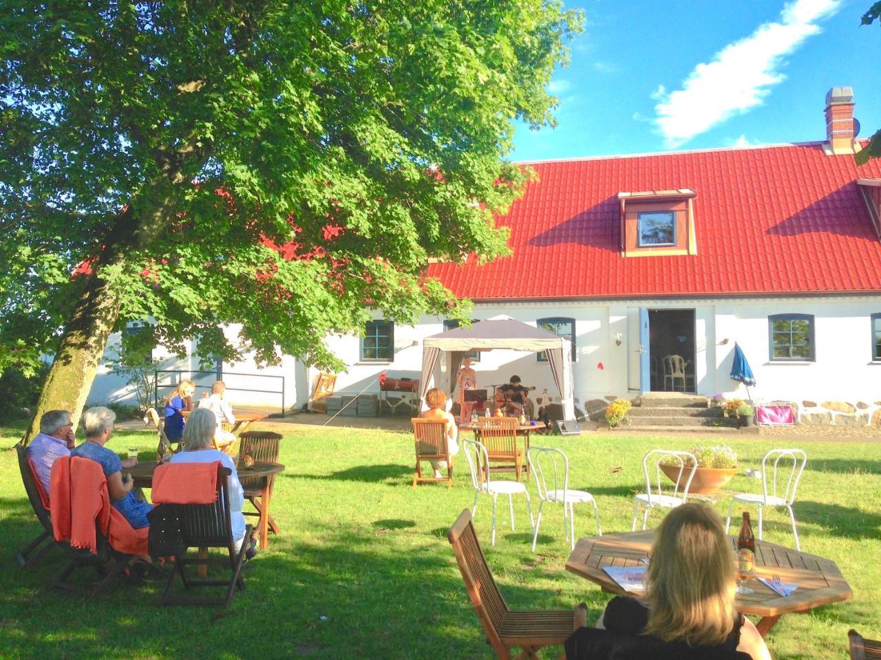 Tryde 1303 B&B Pa Oesterlen Tomelilla Exterior foto